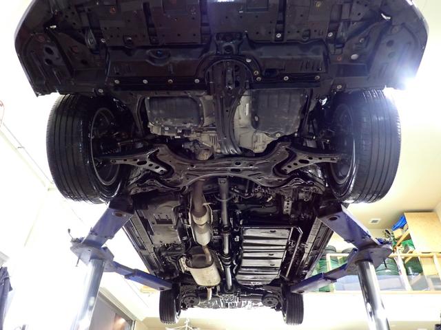 ノア Ｓｉ　ダブルバイビーＩＩ　４ＷＤ　寒冷地仕様　３列８人乗り　両側パワースライドドア　ハーフレザーシート　コーナーセンサー　純正ナビ　バックカメラ　ＥＴＣ　クルーズコントロール　ＬＥＤヘッドライト　プリクラッシュセーフティ（8枚目）