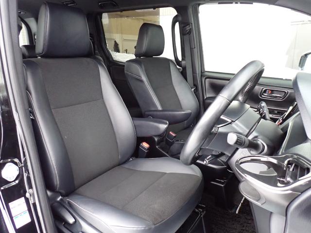 ノア Ｓｉ　ダブルバイビーＩＩ　４ＷＤ　寒冷地仕様　３列８人乗り　両側パワースライドドア　ハーフレザーシート　コーナーセンサー　純正ナビ　バックカメラ　ＥＴＣ　クルーズコントロール　ＬＥＤヘッドライト　プリクラッシュセーフティ（12枚目）