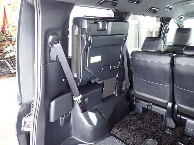 ノア Ｓｉ　ダブルバイビーＩＩ　４ＷＤ　寒冷地仕様　３列８人乗り　両側パワースライドドア　ハーフレザーシート　コーナーセンサー　純正ナビ　バックカメラ　ＥＴＣ　クルーズコントロール　ＬＥＤヘッドライト　プリクラッシュセーフティ（35枚目）