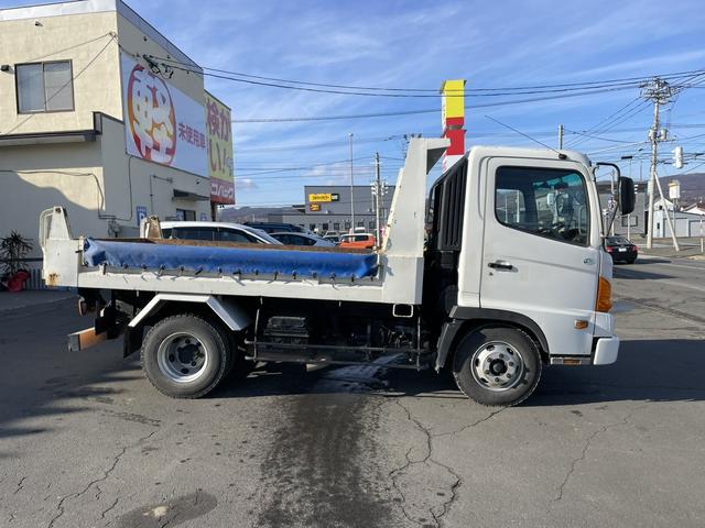 　ＭＴ　後輪ダブル　エアコン　運転席エアバッグ(4枚目)