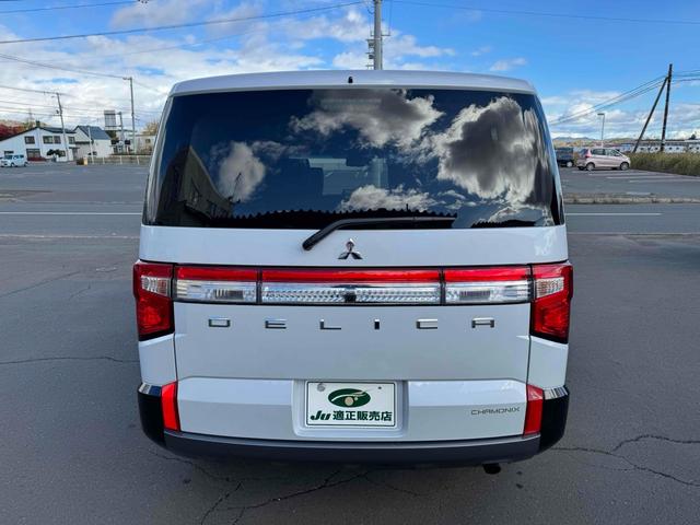 デリカＤ：５ シャモニーステップデッキ　４ＷＤ　ＥＴＣ　バックカメラ　ナビ　ＴＶ　オートクルーズコントロール　レーンアシスト　衝突被害軽減システム　両側電動スライドドア　オートライト　ＬＥＤヘッドランプ　電動リアゲート　スマートキー（6枚目）