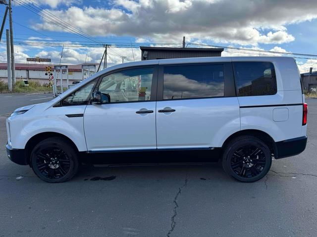 デリカＤ：５ シャモニーステップデッキ　４ＷＤ　ＥＴＣ　バックカメラ　ナビ　ＴＶ　オートクルーズコントロール　レーンアシスト　衝突被害軽減システム　両側電動スライドドア　オートライト　ＬＥＤヘッドランプ　電動リアゲート　スマートキー（8枚目）