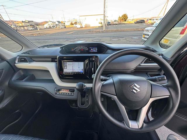 ソリオ Ｇ　４ＷＤ　ナビ　ＴＶ　両側スライド・片側電動　クリアランスソナー　レーンアシスト　衝突被害軽減システム　オートライト　スマートキー　ウォークスルー　ＣＶＴ　盗難防止システム　衝突安全ボディ　ＡＢＳ（9枚目）