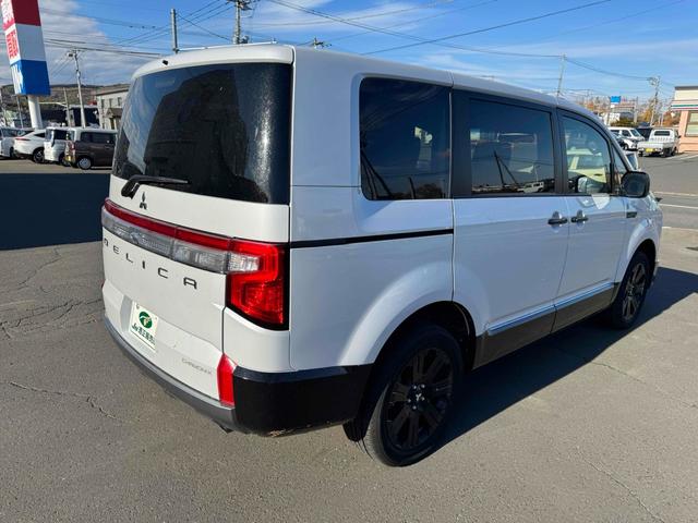 デリカＤ：５ シャモニーＸ電動サイドステップ装着車　４ＷＤ　バックカメラ　ナビ　ＴＶ　オートクルーズコントロール　レーンアシスト　衝突被害軽減システム　両側電動スライドドア　オートライト　ＬＥＤヘッドランプ　電動リアゲート　電動サイドステップ（5枚目）