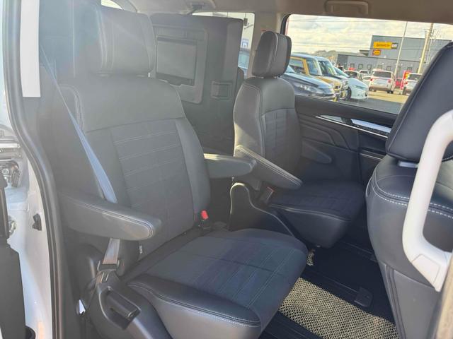 デリカＤ：５ シャモニーＸ電動サイドステップ装着車　４ＷＤ　バックカメラ　ナビ　ＴＶ　オートクルーズコントロール　レーンアシスト　衝突被害軽減システム　両側電動スライドドア　オートライト　ＬＥＤヘッドランプ　電動リアゲート　電動サイドステップ（24枚目）