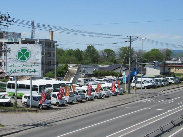 斜め向かいに商用車専門店も御座います！