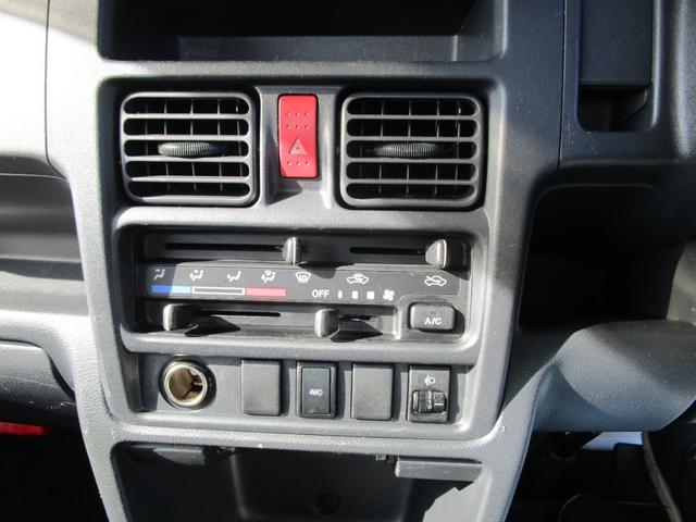 NT100クリッパートラック DX 4WD パワステ エアコン サイドバイザー ABS Wエアバック(18枚目)