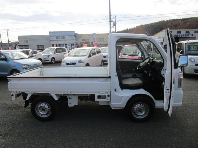 キャリイトラック KCエアコン・パワステ 切り替え4WD ABS Wエアバック サイドバイザー アオリガード(5枚目)