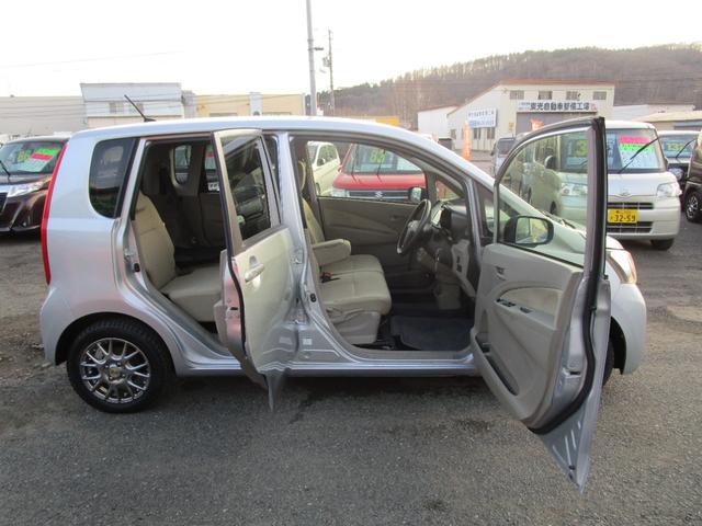 ムーヴ Ｌ　スマートセレクションＳＡ　４ＷＤ　アイドリングストップ　ＳＤナビ　ＣＤ　ワンセグＴＶ　ドライブレコーダー　ＥＴＣ　トラクションコントロール　キーレス　ベンチシート（6枚目）