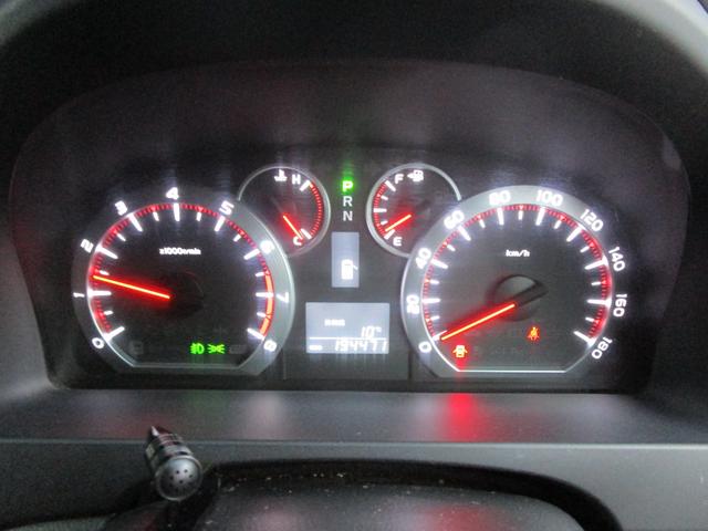 ヴェルファイア ２．４Ｚ　４ＷＤ　左右パワースライドドア　ＳＤナビ　フルセグＴＶ　ＤＶＤ＆ＣＤ　Ｂｌｕｅｔｏｏｔｈ　フィリップダウンモニター　Ｅスターター　スマートキー　ＥＴＣ　ローダウン　オートライト（18枚目）