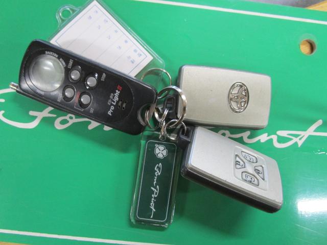 ヴェルファイア ２．４Ｚ　４ＷＤ　左右パワースライドドア　ＳＤナビ　フルセグＴＶ　ＤＶＤ＆ＣＤ　Ｂｌｕｅｔｏｏｔｈ　フィリップダウンモニター　Ｅスターター　スマートキー　ＥＴＣ　ローダウン　オートライト（32枚目）