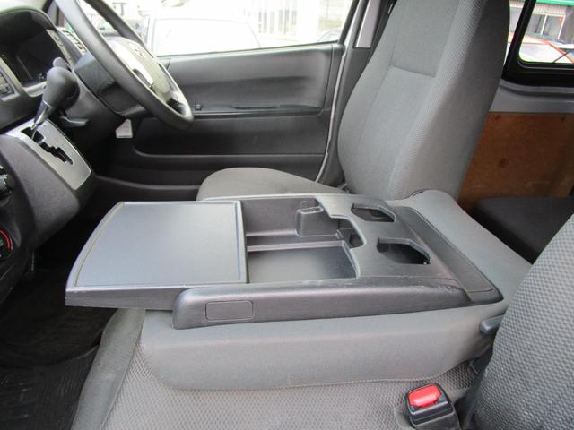 ハイエースバン ロングＤＸ　２．８Ｌディーゼルターボ　９人乗り　プリクラッシュセーフティ　ＳＤナビ＆フルセグＴＶ　ＤＶＤ＆ＣＤ　Ｂｌｕｅｔｏｏｔｈ　バックカメラ　オートライト　リヤヒーター　オートライト　キーレス（13枚目）