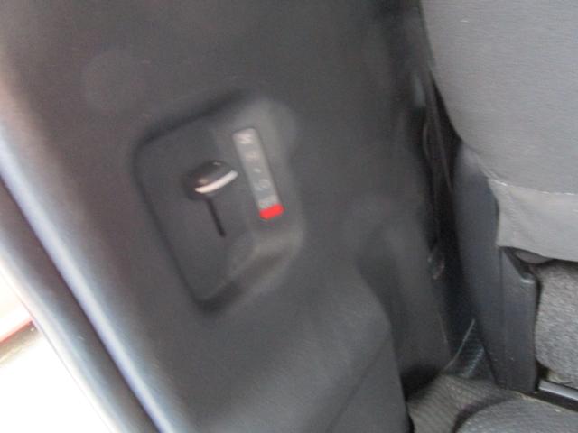 ハイエースバン ロングＤＸ　２．８Ｌディーゼルターボ　９人乗り　プリクラッシュセーフティ　ＳＤナビ＆フルセグＴＶ　ＤＶＤ＆ＣＤ　Ｂｌｕｅｔｏｏｔｈ　バックカメラ　オートライト　リヤヒーター　オートライト　キーレス（16枚目）