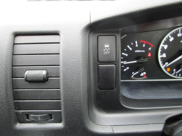 ハイエースバン ロングＤＸ　２．８Ｌディーゼルターボ　９人乗り　プリクラッシュセーフティ　ＳＤナビ＆フルセグＴＶ　ＤＶＤ＆ＣＤ　Ｂｌｕｅｔｏｏｔｈ　バックカメラ　オートライト　リヤヒーター　オートライト　キーレス（26枚目）