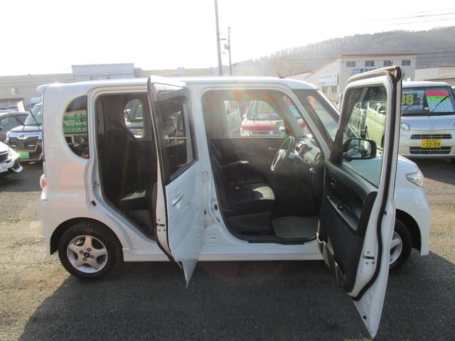 タント カスタムＸ　４ＷＤ　Ｅスターター　スマートキー　キーフリー　ＣＤチューナー　ＵＳＢ＆ＡＵＸ　ＨＩＤライト　左センターピラーレス　オート格納機能付きミラー　ベンチシート（5枚目）