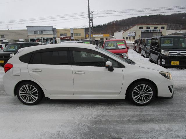 インプレッサスポーツ ２．０ｉ－Ｓアイサイト　４ＷＤ　ＳＤナビ＆フルセグＴＶ　バックカメラ　ＤＶＤ＆ＣＤ　Ｂｌｕｅｔｏｏｔｈ　オートライト　パドルシフト　オートクルーズ　ＥＴＣ　アイドリングストップ（4枚目）