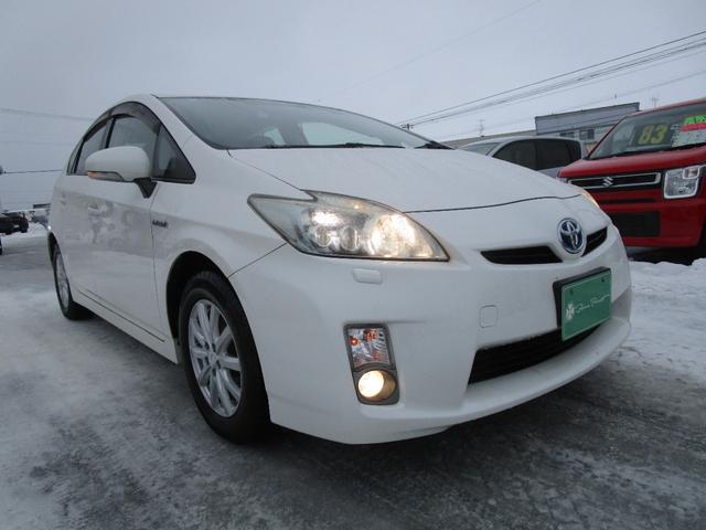 プリウス Ｓ　ＬＥＤエディション　ＳＤナビ＆フルセグＴＶ　ＤＶＤ＆ＣＤ　オートライト　バックカメラ　プッシュスタート　スマートキー　ＥＴＣ　サイドカーテンエアバック　サイドエアバック（3枚目）