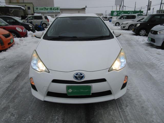 アクア Ｇ　ハイブリット　ＳＤナビ＆ワンセグＴＶ　ＣＤ　バックカメラ　Ｂｌｕｅｔｏｏｔｈ　オートライト　プッシュスタート　スマートキー　ＥＴＣ（2枚目）