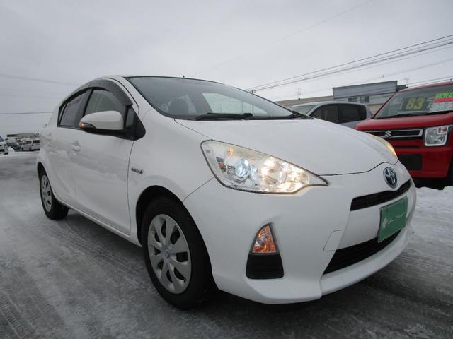 アクア Ｇ　ハイブリット　ＳＤナビ＆ワンセグＴＶ　ＣＤ　バックカメラ　Ｂｌｕｅｔｏｏｔｈ　オートライト　プッシュスタート　スマートキー　ＥＴＣ（3枚目）