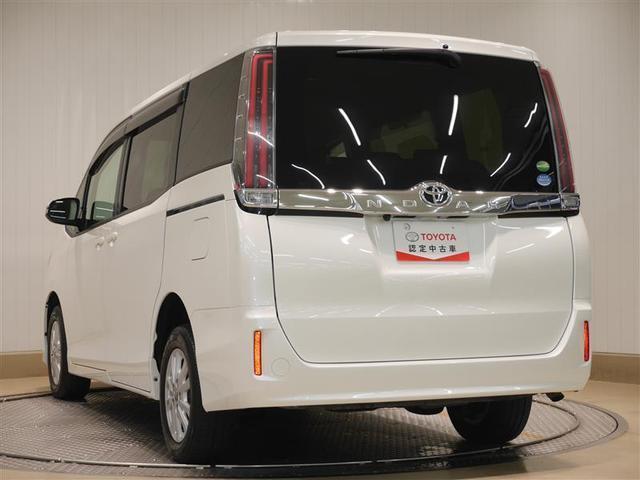 G 4WD 衝突被害軽減システム 電動スライドドア LEDヘッドランプ ウオークスルー 乗車定員8人 3列シート アイドリングストップ(3枚目)