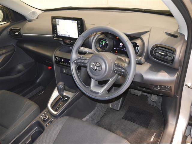 ヤリスクロス ハイブリッドＧ　ＥＳＣ　メディアプレイヤー接続　衝突軽減　ＬＥＤヘッド　寒冷地　盗難防止装置　スマートキー　キーレス　オートエアコン　オートクルーズコントロール　バックカメラ　４ＷＤ　ナビ　ＤＶＤ再生　メモリーナビ（5枚目）