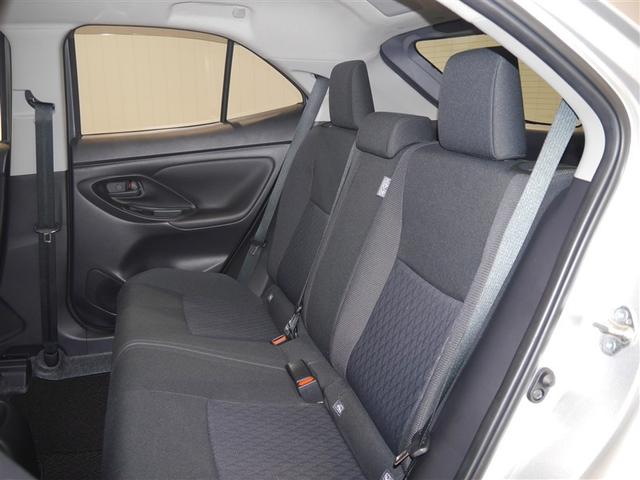 ヤリスクロス ハイブリッドＧ　ＥＳＣ　メディアプレイヤー接続　衝突軽減　ＬＥＤヘッド　寒冷地　盗難防止装置　スマートキー　キーレス　オートエアコン　オートクルーズコントロール　バックカメラ　４ＷＤ　ナビ　ＤＶＤ再生　メモリーナビ（9枚目）