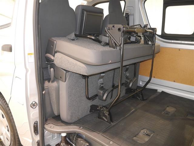 ハイエースバン ロングＤＸ　エアバック　フルタイム４ＷＤ　ベンチシート　Ｗエアコン　寒冷地　ＡＵＸ　ＥＴＣ付き　パワーウインドウ　キーレス　盗難防止装置　ＡＢＳ　パワーステアリング　３列シート　マニュアルエアコン（9枚目）