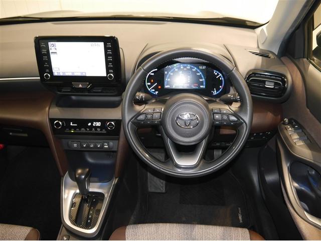 ヤリスクロス ハイブリッドＺ　クルーズＣ　横滑防止装置　リアカメラ　ワンオーナー車　フルセグ地デジ　ＬＥＤライト　メモリーナビゲーション　ナビ＆ＴＶ　盗難防止装置　電動シート　ドライブレコーダー　ＡＷ　キーレス　寒冷地仕様　ＡＢＳ（7枚目）