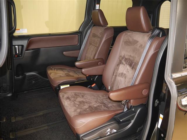 エスクァイア Ｇｉ　プレミアムパッケージ　ＬＥＤ　クルコン　ＤＶＤ再生　ドライブレコーダー　フルセグＴＶ　ＡＷ　４ＷＤ　横滑り防止　ダブルエアコン　アイドリングストップ　スマートキー　３列シート　ＥＴＣ　ナビ＆ＴＶ　メモリーナビ　キーレス（9枚目）