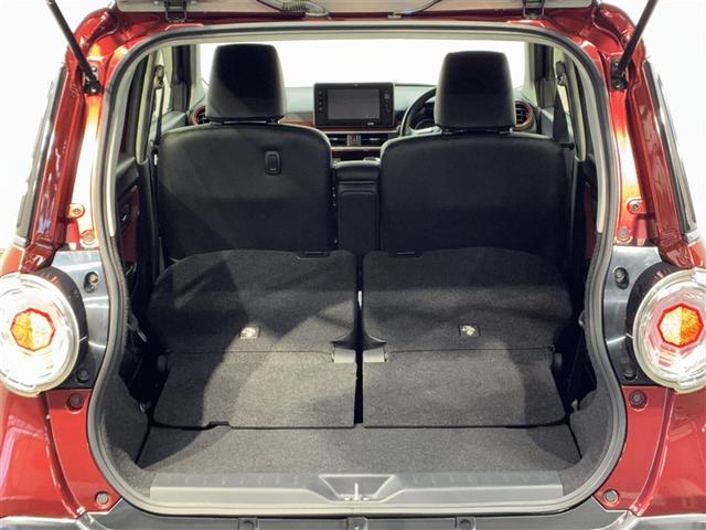 シートを倒すと広々とした荷物スペースに☆