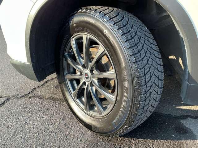 エクストレイル ２．０　２０Ｘｉ　Ｖセレクション　２列車　４ＷＤ　ナビ　プロパイロット　夏冬タイヤ　踏み間違い防止　盗難防止　全周囲モニター　オールモード４ＷＤ　ＬＥＤヘッドライト　ＬＤＰ　ｉストップ　レーダークルーズ　ＥＴＣ　１オナ　アルミ　メモリーナビ　スマートキー　バックモニター　ＡＢＳ（9枚目）