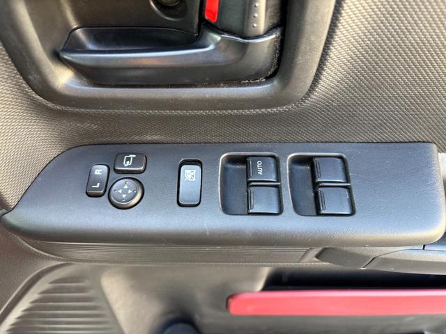 スペーシア ハイブリッドＧ　４ＷＤ・フル装備・ＣＶＴ・Ｉ－ＳＴＯＰ・ＣＤオーディオ・Ｄ側シートヒーター・１４ＡＷ付夏タイヤ・１４ＳＷ付冬タイヤ・パーキングセンサー・デュアルセンサーブレーキサポート・車線逸脱警報システム（24枚目）