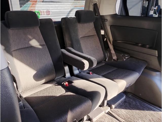 アルファード 240S 4WD・社外HDDナビTV・Bモニター・9インチ後席モニター・CVT・ABS・ETC・Eスタ・純正フルエアロ・純正HID・左側PSD・RヒーターA/C・クリアランスソナー・ダウンサス・7人乗り(30枚目)