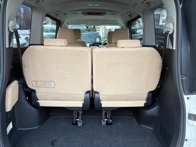 ノア Ｇ　４ＷＤ・車検整備付・ＢＴ付純正９型ナビＴＶ・Ｂカメラ・ＡＢＳ・Ｗ－ＳＲＳ・スマートキー・ＴＲＤエアロ・純正ＬＥＤ・両側ＰＳＤ・ＣＶＴ・７人乗り・フォグ・Ｅスタ・クルコン・ステアＳＷ・ＥＴＣ・Ｒヒーター（18枚目）