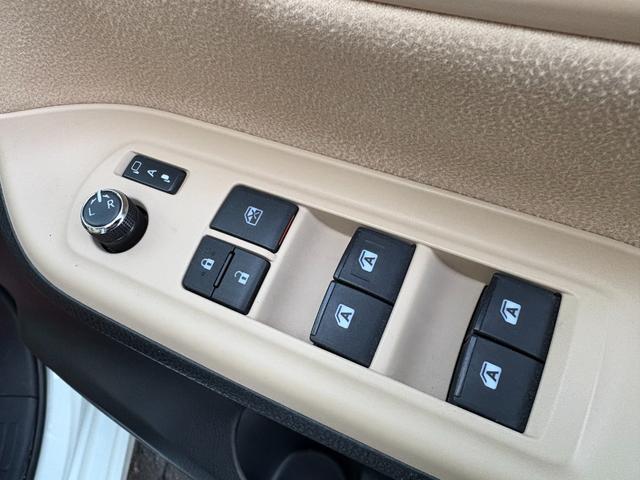 ノア Ｇ　４ＷＤ・車検整備付・ＢＴ付純正９型ナビＴＶ・Ｂカメラ・ＡＢＳ・Ｗ－ＳＲＳ・スマートキー・ＴＲＤエアロ・純正ＬＥＤ・両側ＰＳＤ・ＣＶＴ・７人乗り・フォグ・Ｅスタ・クルコン・ステアＳＷ・ＥＴＣ・Ｒヒーター（29枚目）