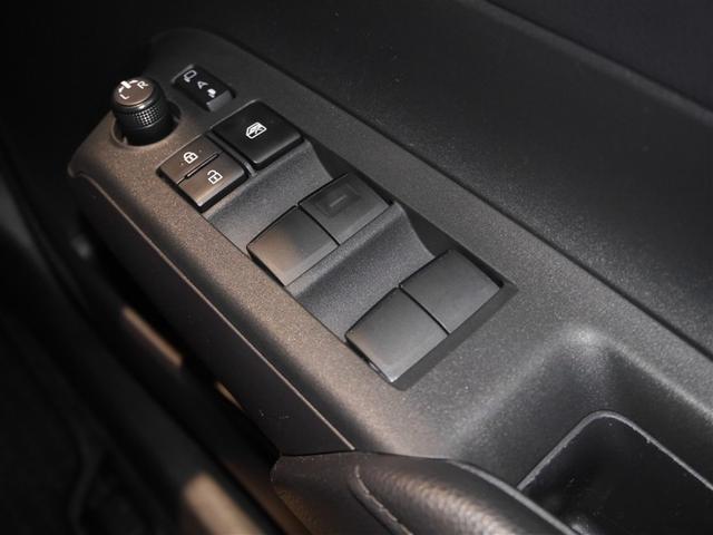 アクア Ｘ　ＡＣ１００Ｖ電源　オートエアコン　ＬＥＤヘッド　クルーズコントロール　ナビ　バックカメラ　ＥＴＣ　サイドエアバッグ　スマートキー　４ＷＤ　盗難防止システム　エアバッグ　メモリーナビ　ＥＳＣ　ＡＢＳ（31枚目）