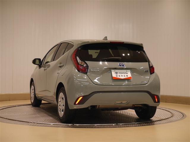 アクア Ｘ　ＡＣ１００Ｖ電源　オートエアコン　ＬＥＤヘッド　クルーズコントロール　ナビ　バックカメラ　ＥＴＣ　サイドエアバッグ　スマートキー　４ＷＤ　盗難防止システム　エアバッグ　メモリーナビ　ＥＳＣ　ＡＢＳ（3枚目）