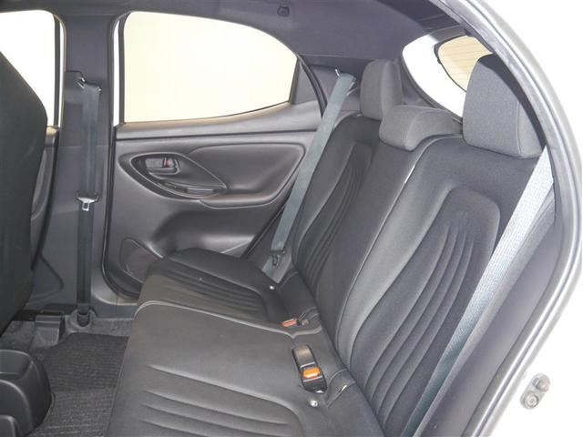 ヤリス Ｘ　追突防止装置　ＶＳＣ　スマートキー＆プッシュスタート　イモビライザー　寒冷地仕様　Ｂカメラ　マニュアルエアコン　ＥＴＣ付　ナビ　Ａクルコン　レンタアップ　４ＷＤ　パワーウインドウ　ＡＢＳ　キーレス（8枚目）