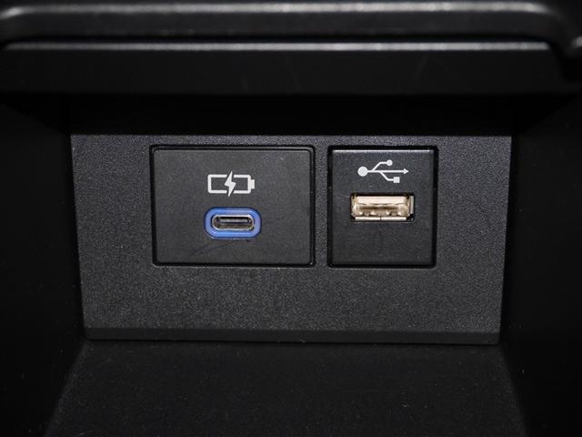 アクア Ｚ　クルコン　ドライブレコーダー　フルセグ　Ｂカメ　横滑り防止装置　盗難防止システム　スマートキー　ＥＴＣ　寒冷地仕様　ＡＣ１００Ｖ電源　ＡＷ　ミュージックプレイヤー接続可　メモリーナビ　オートエアコン（17枚目）