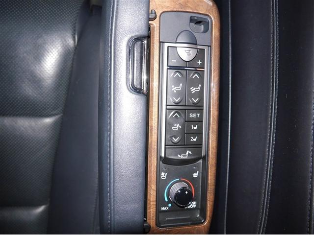 アルファードハイブリッド エグゼクティブラウンジ サンル-フ インテリジェントクリアランスソナー 地デジTV 両側電動スライドドア 黒革シート ドライブレコーダー バックモニタ- LEDライト アイドリングストップ 横滑り防止機能 4wd 3列シート(11枚目)