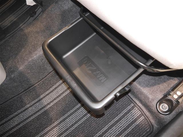 助手席下にはシートアンダートレイ☆