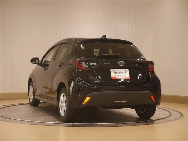 ヤリス G 衝突軽減システム ETC車載器 メモリナビ クルーズコントロール Bカメラ フルセグ ワンオーナー 盗難防止システム 4WD アルミホイール 寒冷地仕様 横滑り防止装置 ミュージックプレイヤー接続可(3枚目)