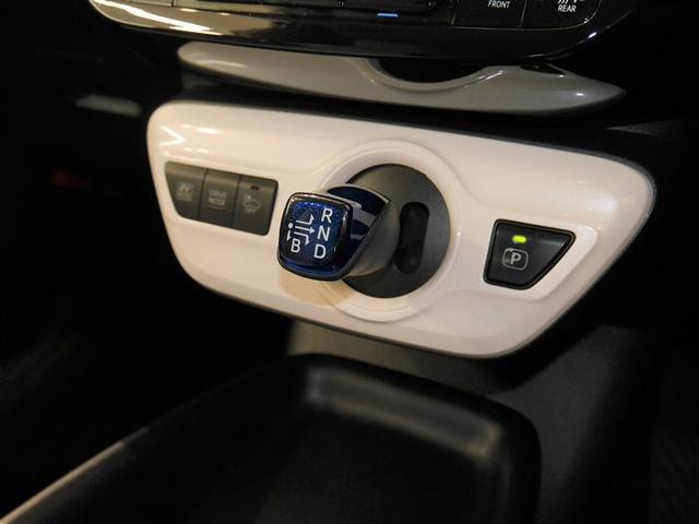 プリウス Ｓ　エアロ　衝突軽減　４ｗｄ　フルセグＴＶ　エアコン　ＬＥＤヘッドライト　バックガイドモニター　クルコン　寒冷地仕様　ＥＴＣ車載器　盗難防止システム　メモリナビ　パワーステアリング　カーテンエアバック（7枚目）