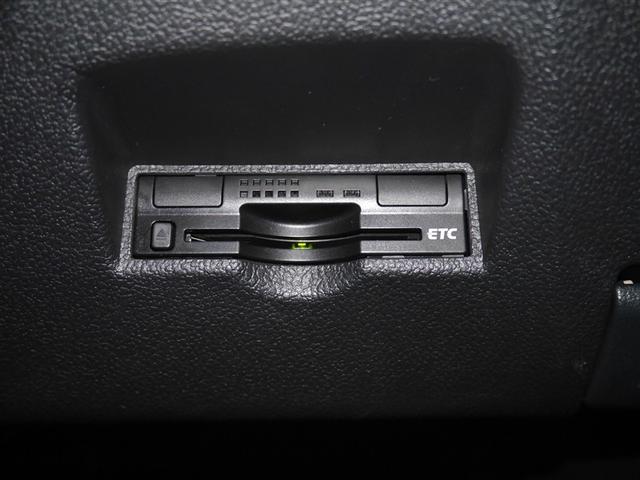 プリウス Ｓ　エアロ　衝突軽減　４ｗｄ　フルセグＴＶ　エアコン　ＬＥＤヘッドライト　バックガイドモニター　クルコン　寒冷地仕様　ＥＴＣ車載器　盗難防止システム　メモリナビ　パワーステアリング　カーテンエアバック（27枚目）