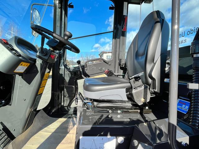 日本 日立　ＺＷ４０－５Ｂ　除雪パッケージ　４ＷＤ　６０ｈｒ　スノータイヤ　スノーバケット　ターボ　ＢＴオーディオ　ＬＥＤ作業灯（6枚目）