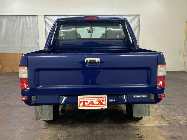ハイラックススポーツピック ダブルキャブ　４ＷＤ　ＡＴ　ＡＢＳ　エアコン　パワーウィンドウ　パワステ　パートタイム４ＷＤ　運転席エアバック　純正アルミホイール（13枚目）