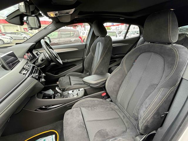Ｘ２ ｘＤｒｉｖｅ　２０ｉ　ＭスポーツＸ　４ＷＤ　ドラレコ　バックカメラ　クリアランスソナー　クルコン　パドルシフト　ナビ　横滑り防止　スマートキー　ＨＵＤ　シートヒーター　ＡＴ　ＣＤ　オートライト　ターボ　ＢＴ　レーダーブレーキ（6枚目）