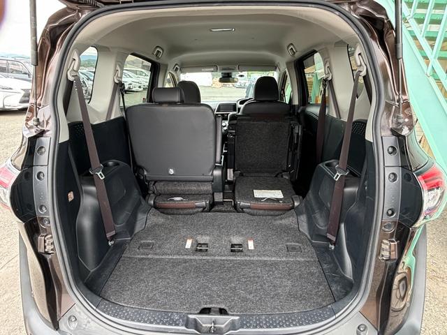シエンタ Ｇ　クエロ　４ＷＤ　純正ＳＤナビ　フルセグＴＶ　ＥＴＣ　寒冷地仕様　横滑り防止　ＬＥＤ　全方位カメラ　プリクラッシュセーフティ　オートライト　オートハイビーム　レーンアシスト　スマートキー　プッシュスタート（9枚目）
