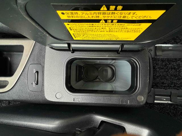 ヴォクシー ＺＳ　煌ＩＩ　４ＷＤ　バックカメラ　ナビ　ＴＶ　衝突被害軽減システム　両側電動スライドドア　ＬＥＤヘッドランプ　スマートキー　アイドリングストップ　横滑り防止　寒冷地仕様（15枚目）