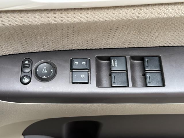 Ｎ－ＢＯＸ ２トーンカラースタイル　Ｇ　ＳＳパッケージ　４ＷＤ　シートヒーター　横滑り防止　アイドリングストップ　ＥＴＣ　バックカメラ　スマートキー　プッシュスタート（17枚目）